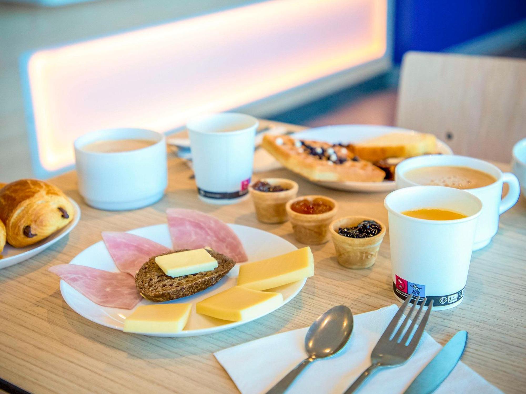 Ibis Budget Saint-Maximin Екстер'єр фото