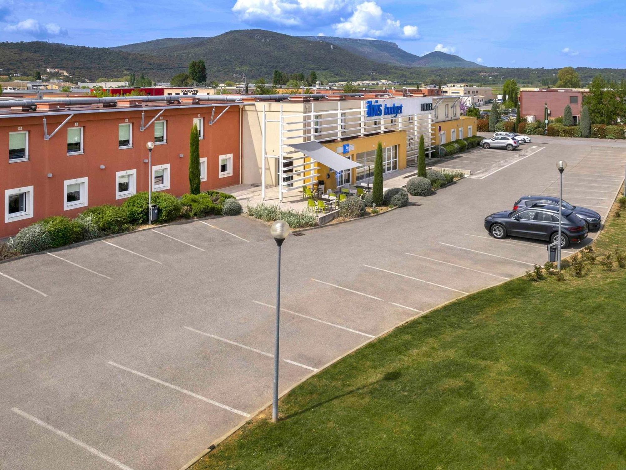 Ibis Budget Saint-Maximin Екстер'єр фото