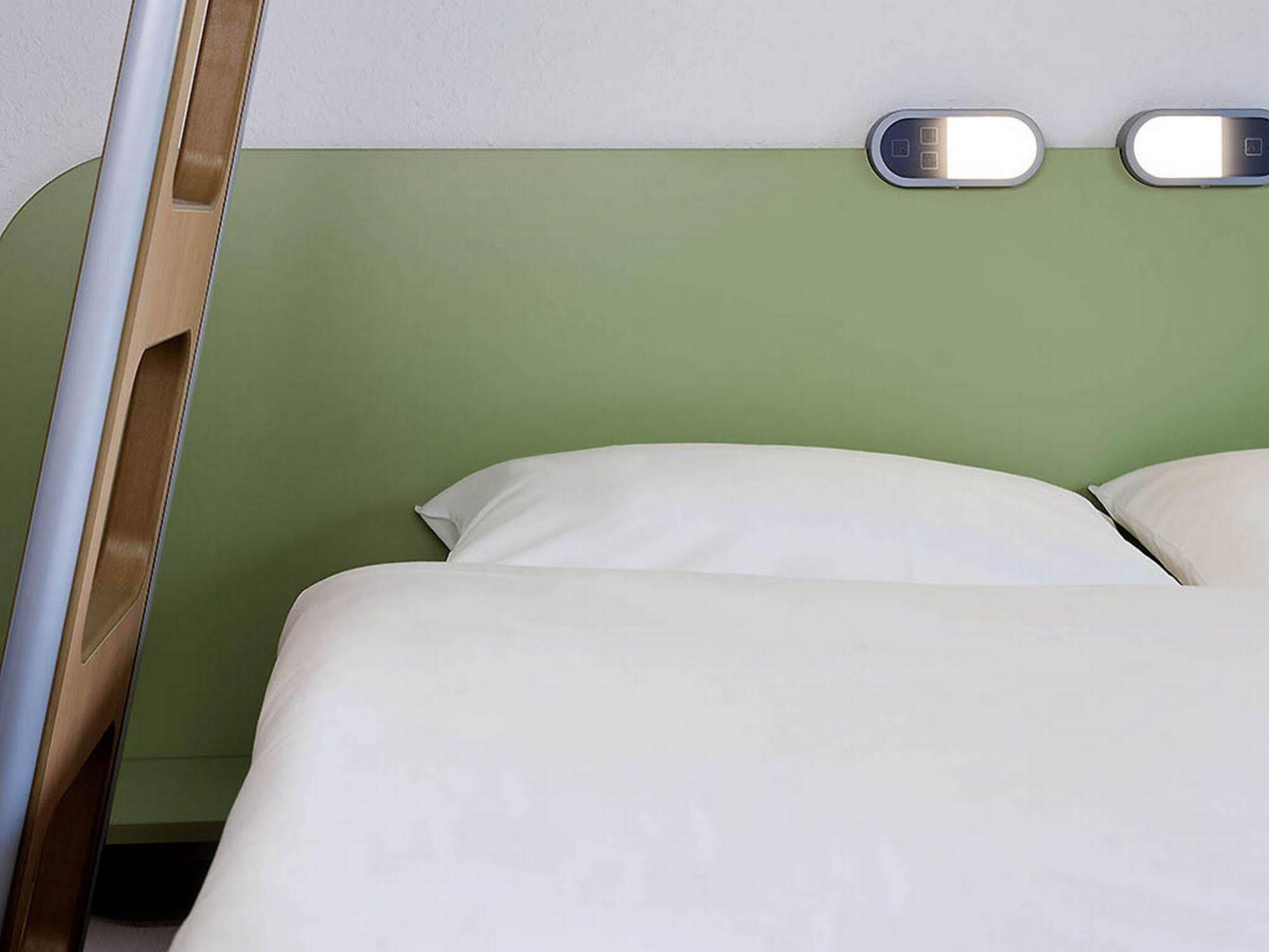 Ibis Budget Saint-Maximin Екстер'єр фото